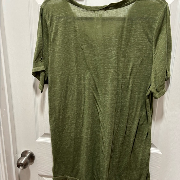 Women’s Maurice’s Green Graphic T Shirt Size 1 - Picture 2 of 3
